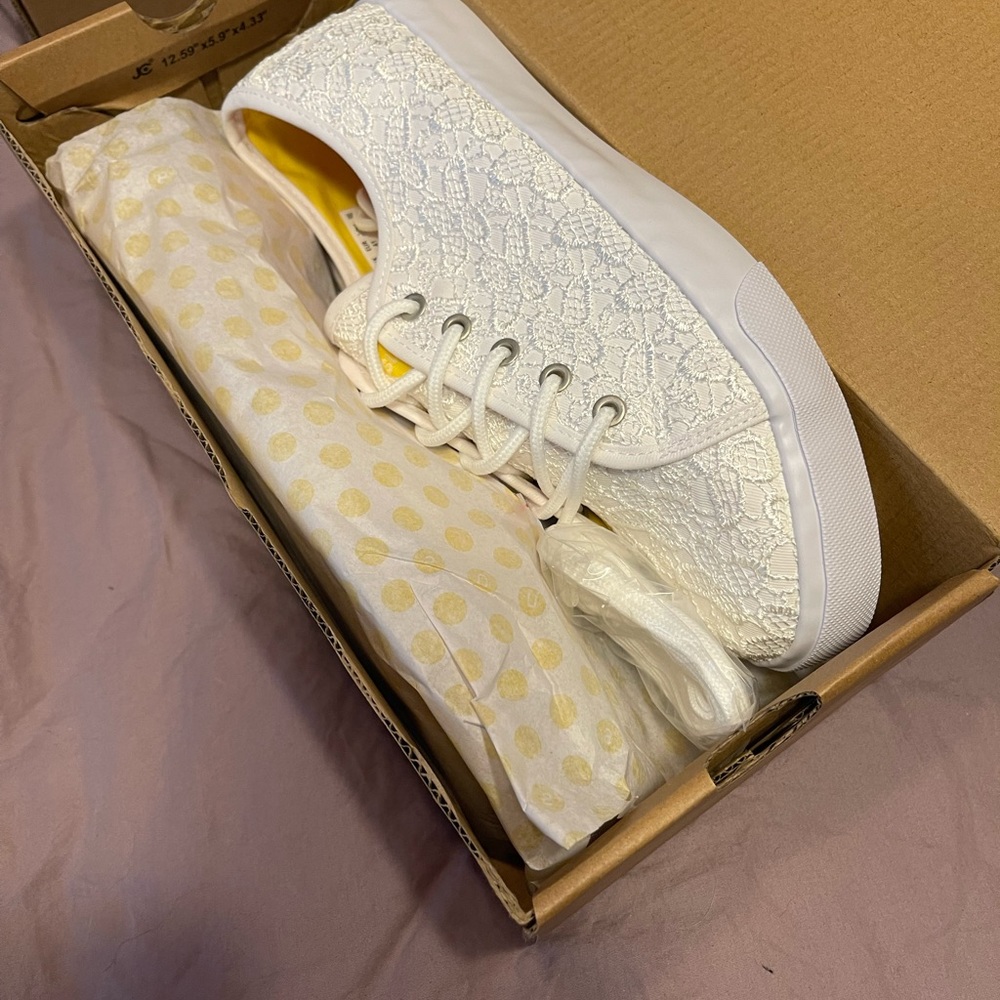 Sun shoes size 10 women’s BNIB NWT cherry blossom - Picture 4 of 5